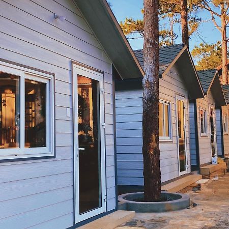 Henisi Homestay Mang Den Kon Von Kla 外观 照片