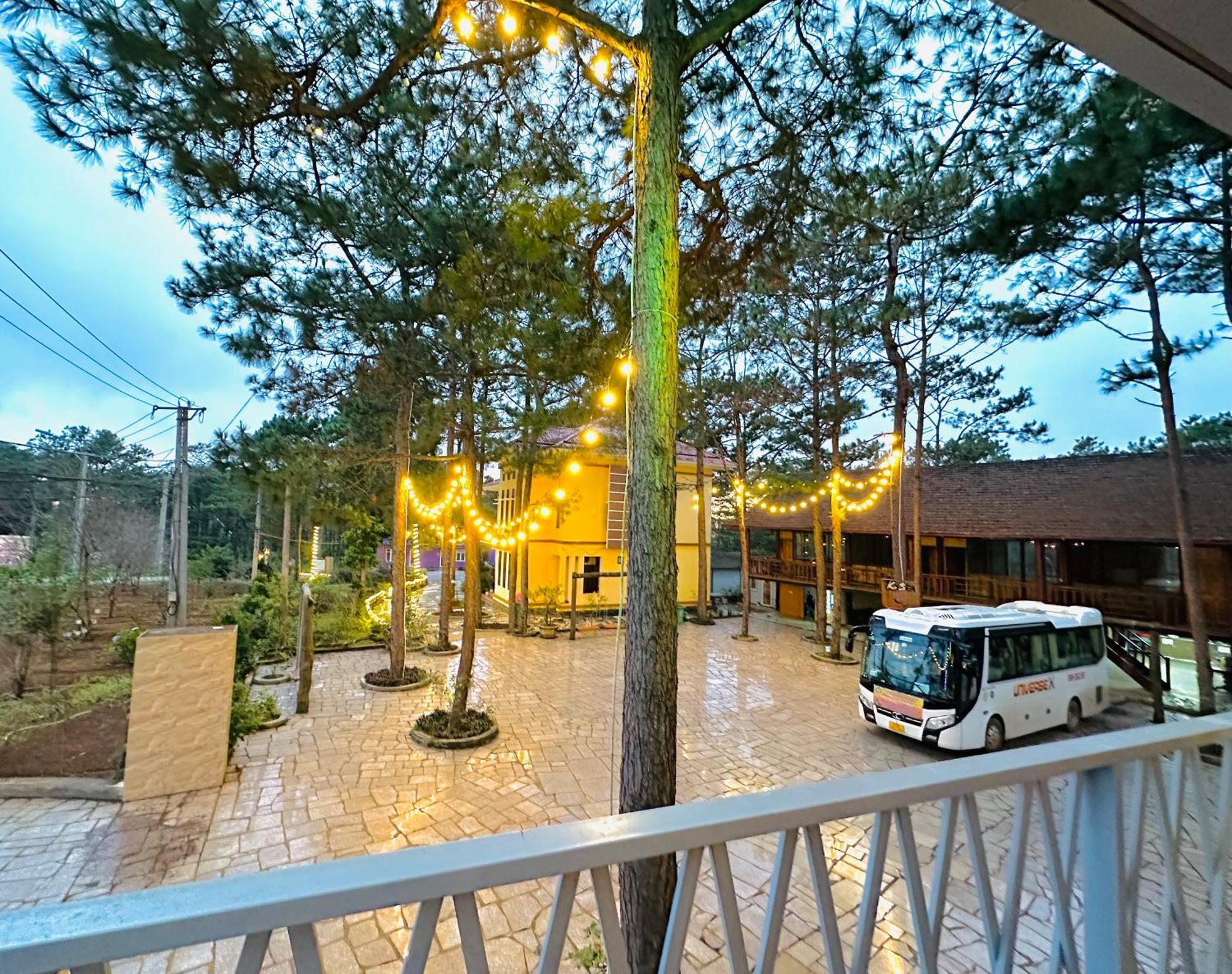 Henisi Homestay Mang Den Kon Von Kla 外观 照片